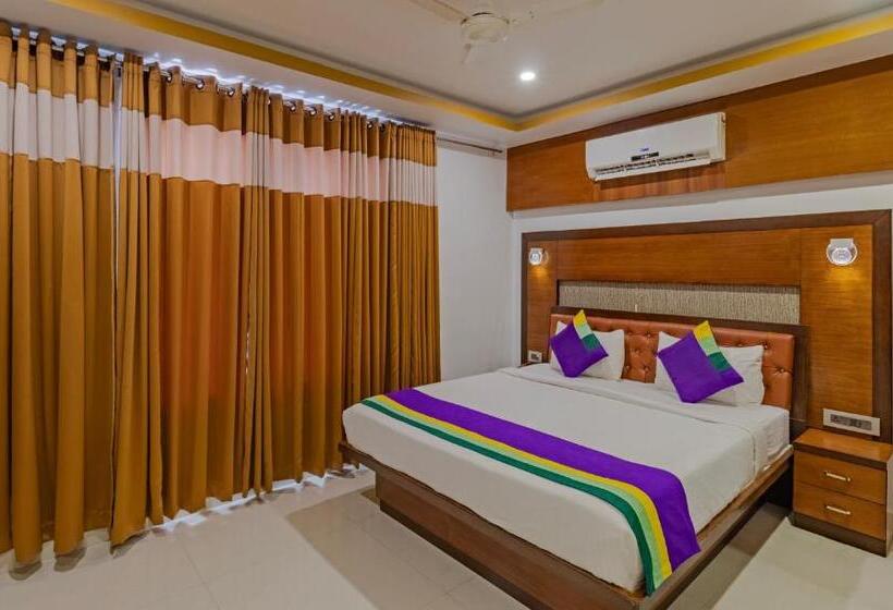 Номер Superior, Treebo Premium Palmyra Milford, 2 Km From Alleppey Beach