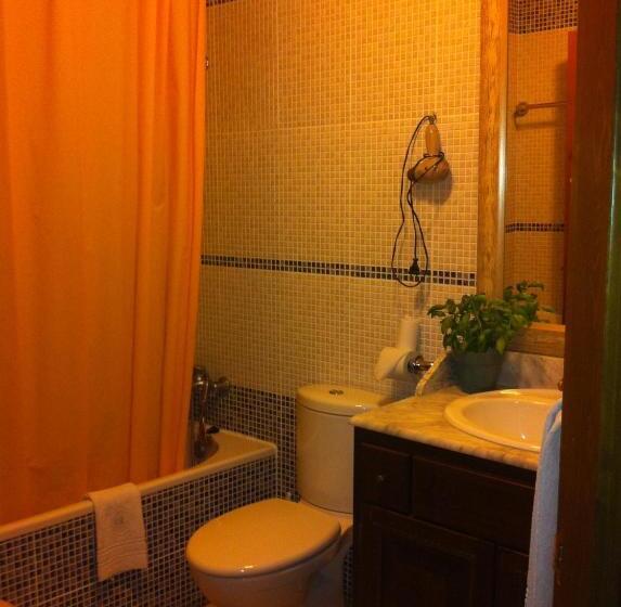 اتاق استاندارد چهار تخته, Villa Románica