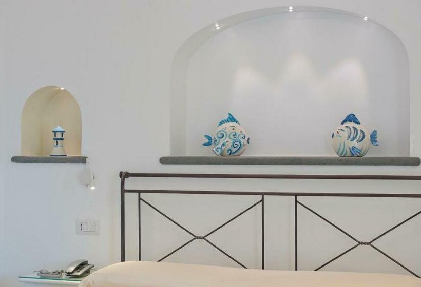 اتاق استاندارد با چشم‌انداز دریا, Albadamare Boutique