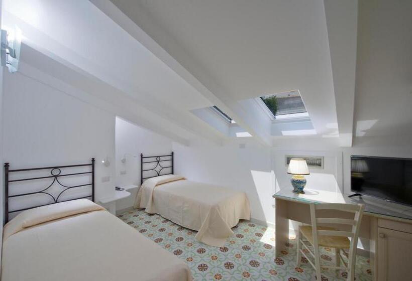 اتاق استاندارد, Albadamare Boutique