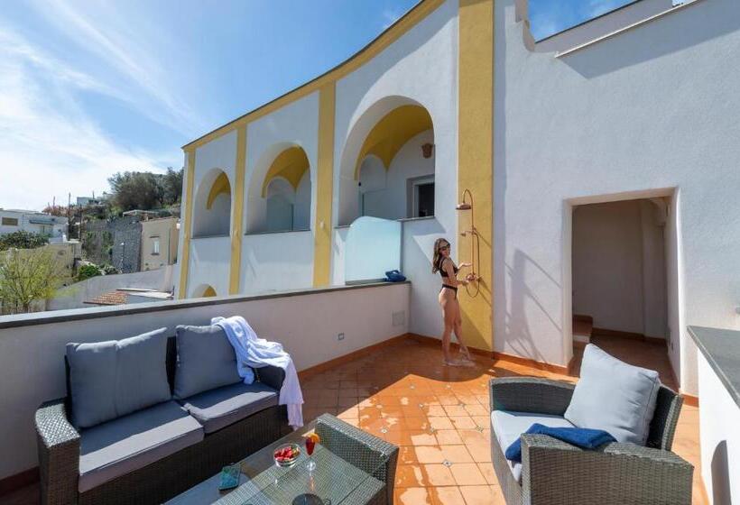 سوئیت جونیور با تراس, Albadamare Boutique