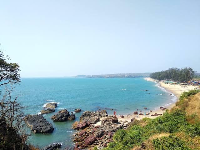 豪华海景房, Hill Rock