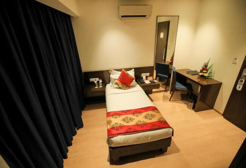 اتاق استاندارد یک نفره, German Palace Near To Airport