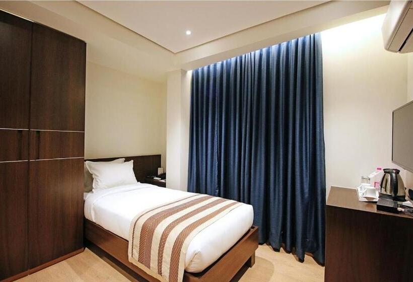 اتاق استاندارد یک نفره, German Palace Near To Airport