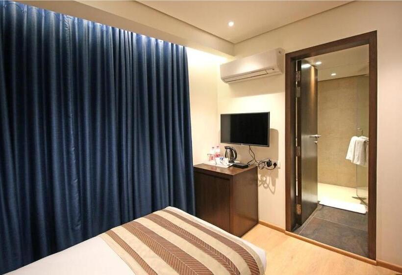 اتاق استاندارد یک نفره, German Palace Near To Airport