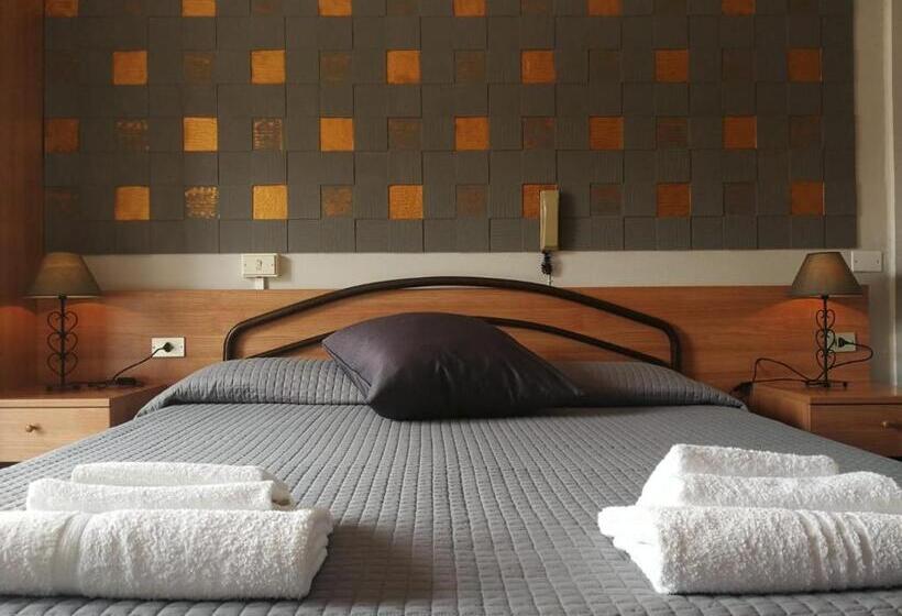اتاق استاندارد با بالکن, Albergo Al Pescatore