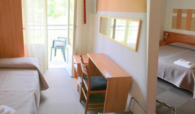 اتاق استاندارد سه تخته با بالکن, Albergo Al Pescatore