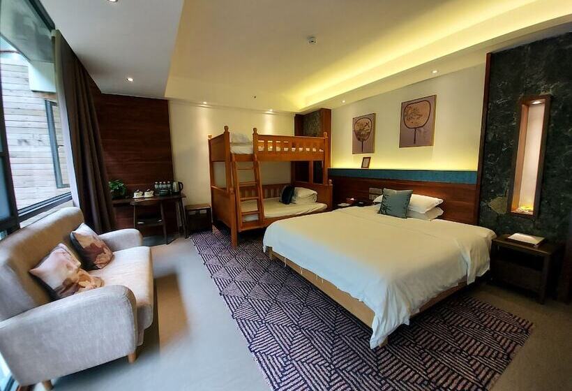 Семейный Номер, Li River Resort