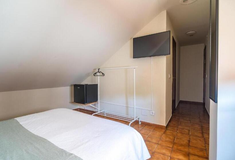 Quarto Basic, Alojamientos Valdecilla 3000