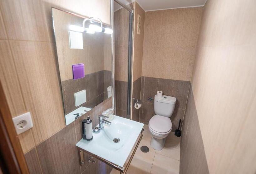 Quarto Triplo Estandar, Alojamientos Valdecilla 3000