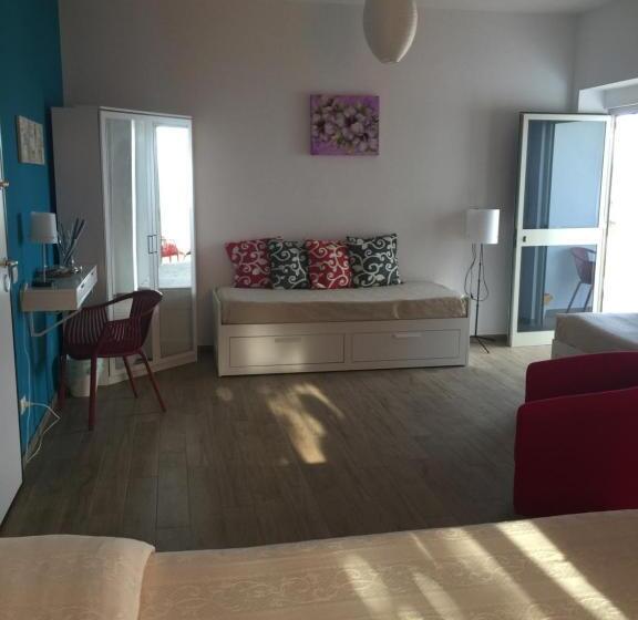 景色の見えるスタンダード４人部屋, B&b Vista Sul Mare