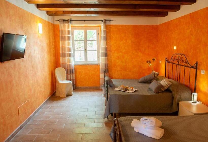 اتاق لوکس سه تخته, Tenuta Villa Colle Sereno