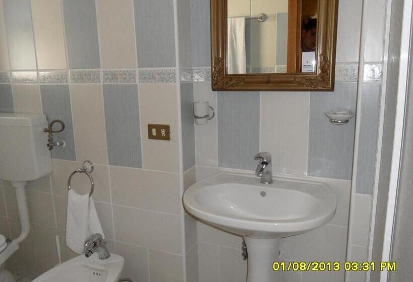 Трехместный Номер Стандарт Вид на Сад, Bed & Breakfast Garrupa