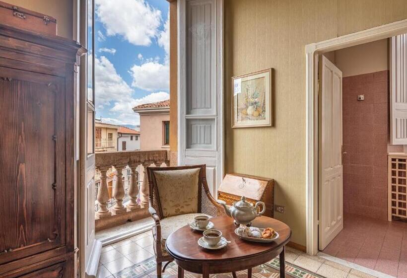 اتاق استاندارد چهار تخته, Palazzo Santa Caterina