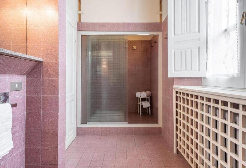 اتاق استاندارد چهار تخته, Palazzo Santa Caterina