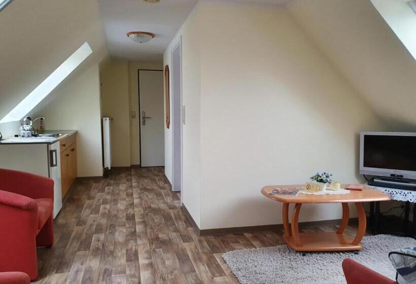 Апартаменты 1 Спальня, Schatthaus