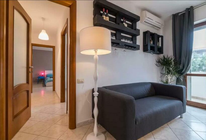 Трехместный Номер Стандарт с Балконом, Spritz Bed & Breakfast