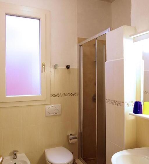 Стандартный внешний трехместный номер с ванной комнатой, B&b Casa Al Mulino
