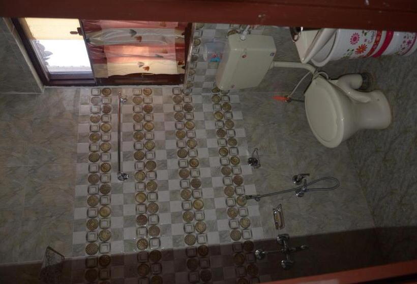 디럭스 룸, Howrah Guest House