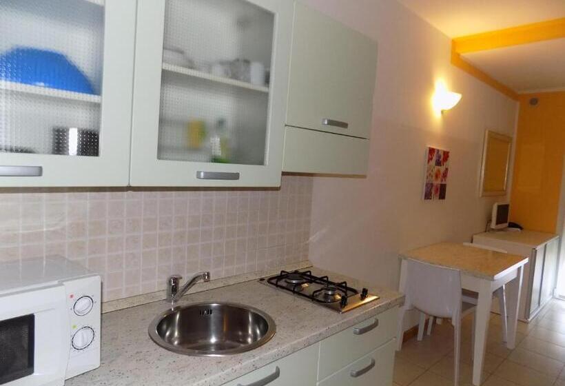 Семейный Номер, Residence Sole