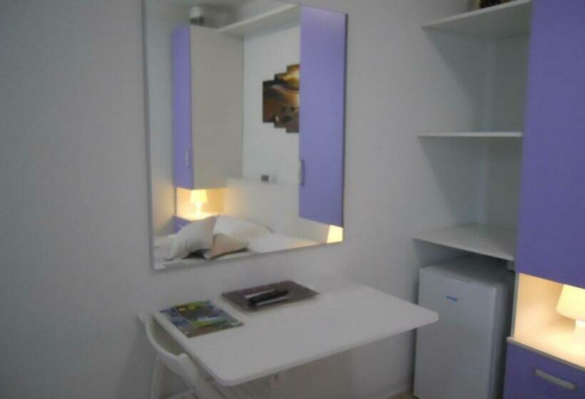 Quarto Estandar com Terraço, B&b Villa Flora
