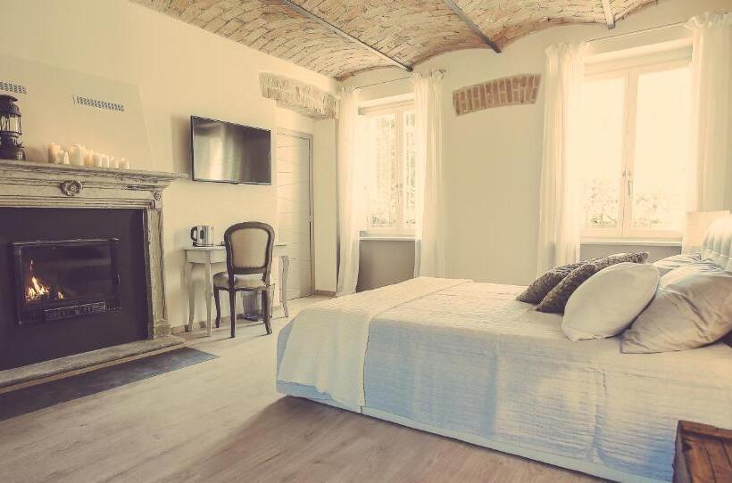 اتاق لوکس, Langhe Country House