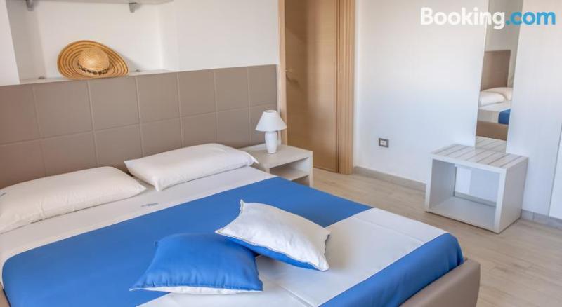 اتاق استاندارد با بالکن و چشم‌انداز باغ, B&b Estasi Sul Mare