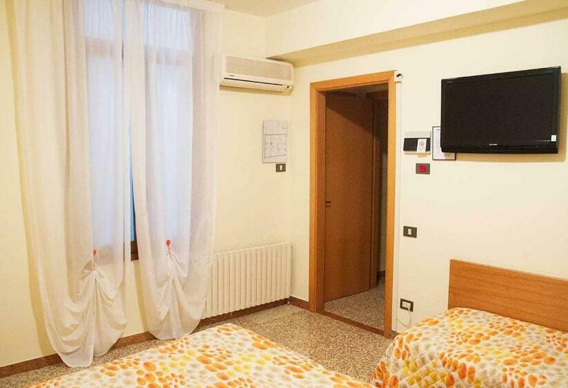 스탠다드 룸, Albergo Dal Baffo
