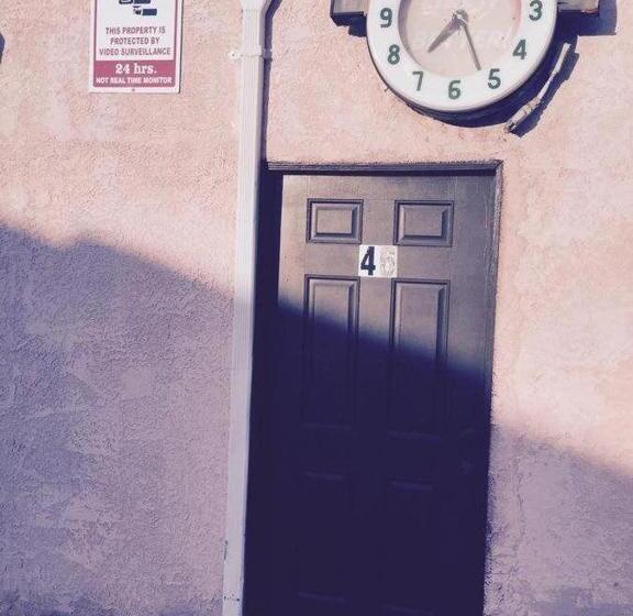 غرفة قياسية, Monterey Motel