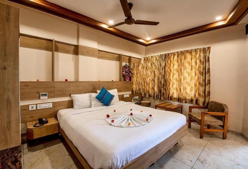 Номер Deluxe, Sri Janakiram Hotels
