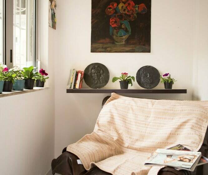 اتاق استاندارد, B&b Artistic Tirana