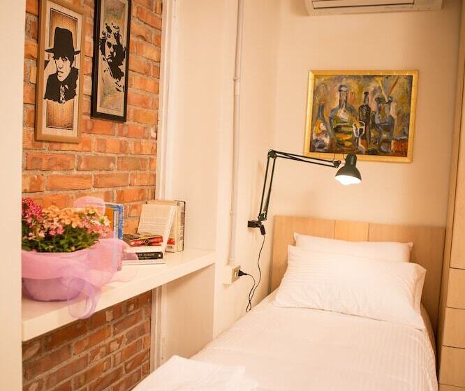 اتاق استاندارد, B&b Artistic Tirana