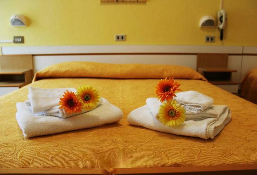 Номер Стандарт Трехместный, B&b Hotel Lina