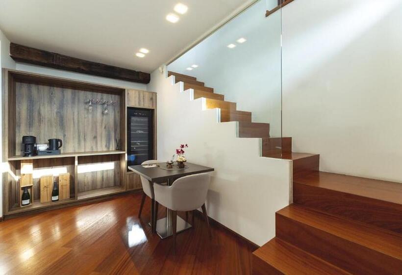 سوییت جونیور, Hi Room Vicolo Del Vò