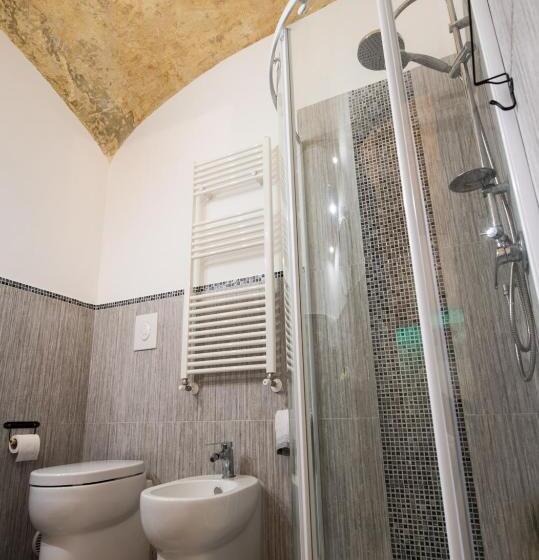 اتاق استاندارد سه نفره, Petros Room Camere