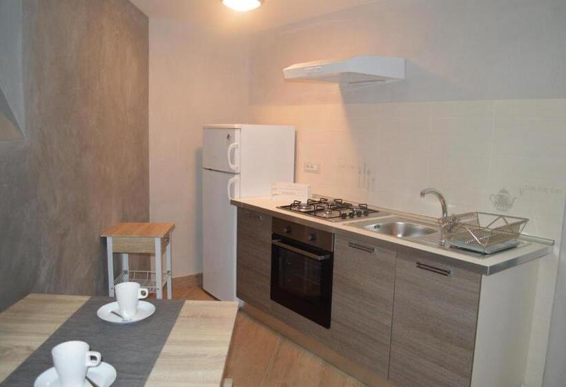 آپارتمان 1 خوابه, Petros Room Camere