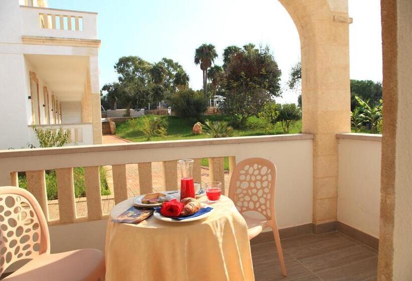 Четырехместный Номер Стандарт с Балконом, Eden Resort Country