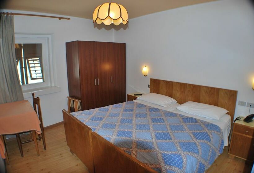 标准间, Albergo Lucia