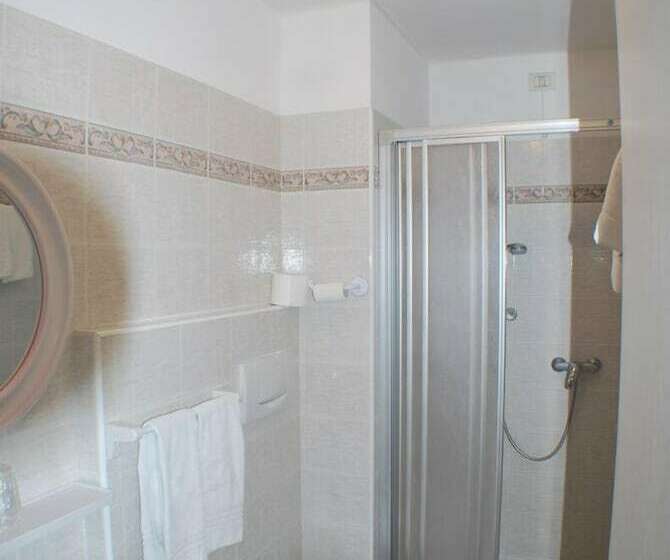 标准间, Albergo Lucia