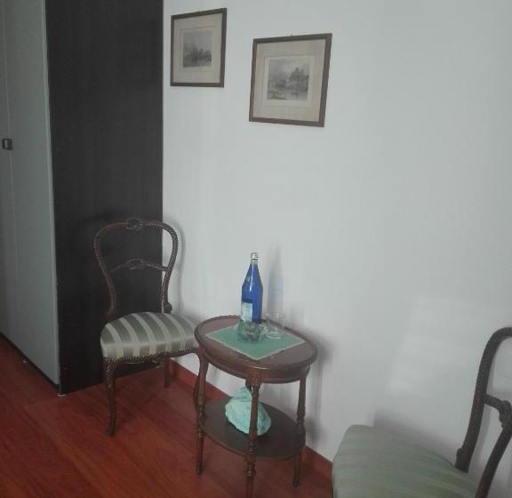 스탠다드 트리플 룸, B & B Ametista Bergamo