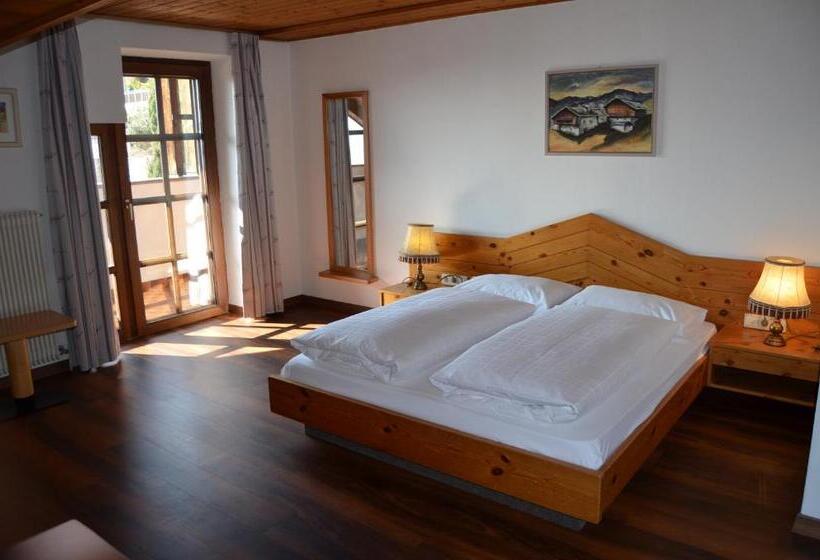 Номер Стандарт с Балконом, Eden Guesthouse