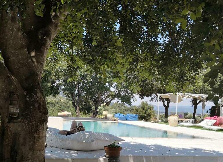 سوییت با چشم‌انداز باغ, Villa Maria
