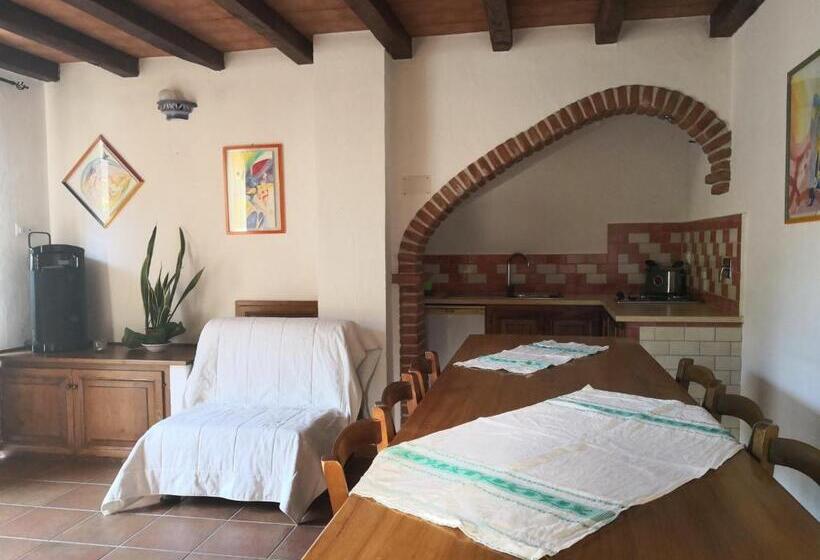 سوییت با چشم‌انداز باغ, Villa Maria