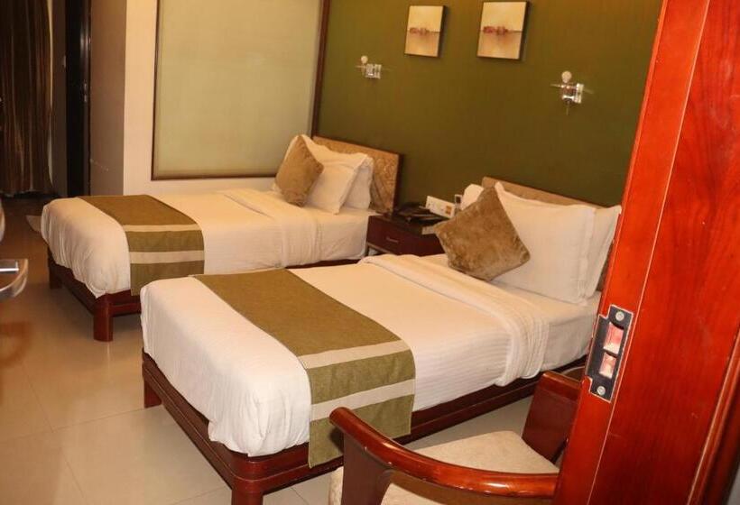 Номер Премиум, Kyriad Hotel Indore By Othpl