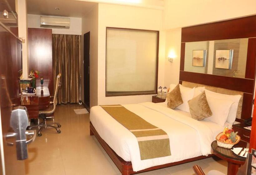 Номер Премиум, Kyriad Hotel Indore By Othpl