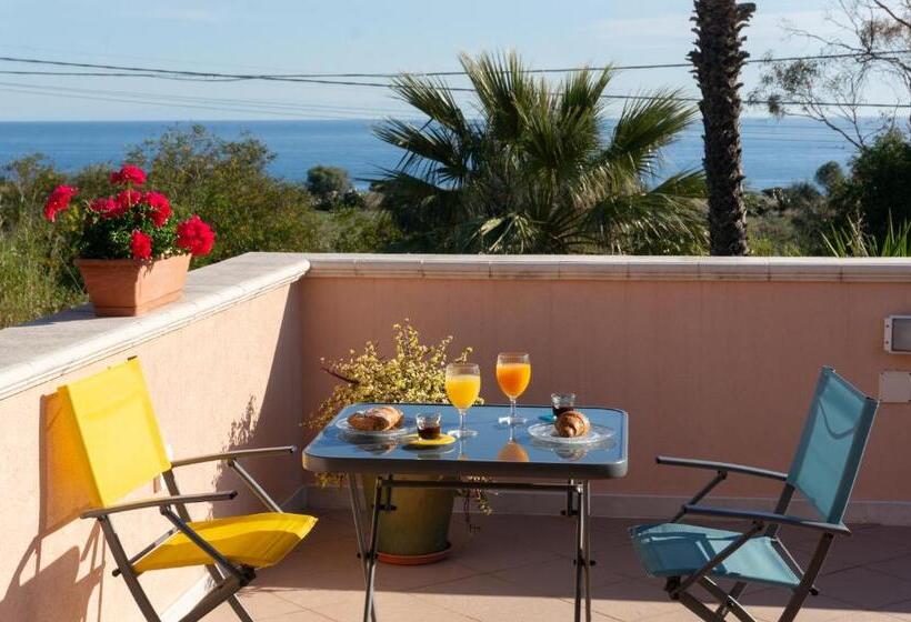 اتاق استاندارد با چشم‌انداز دریا, B&b Villa Nella