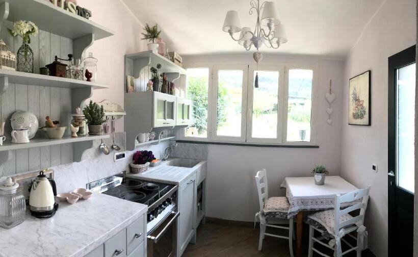 Апартаменты 1 Спальня Вид на Сад, La Casa Di Menny Maison De Campagne