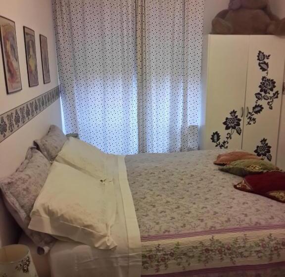 Quarto Triplo Estandar Banheiro Compartilhado, Su Planu