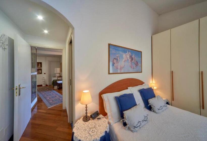 Номер Стандарт, Tosca House