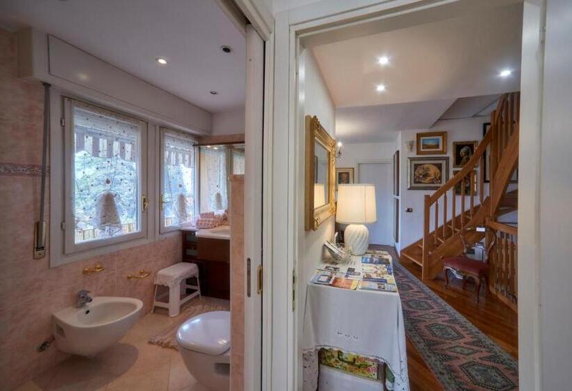 Номер Стандарт, Tosca House